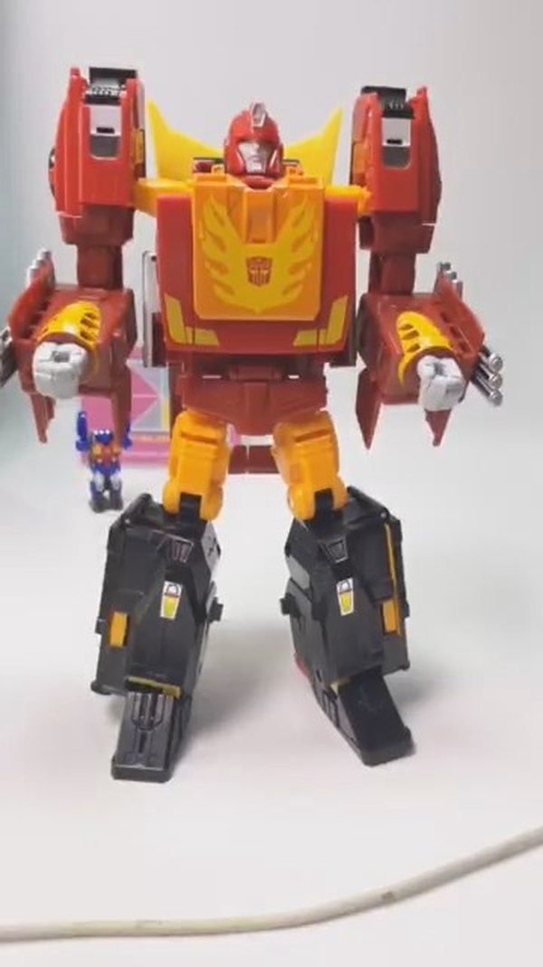 Power Of The Primes Rodimus Prime First In Hand Look At The Last Figure From Wave 1 23 (23 of 28)
